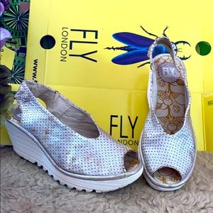 Rare FLY LONDON distressed crackle leather